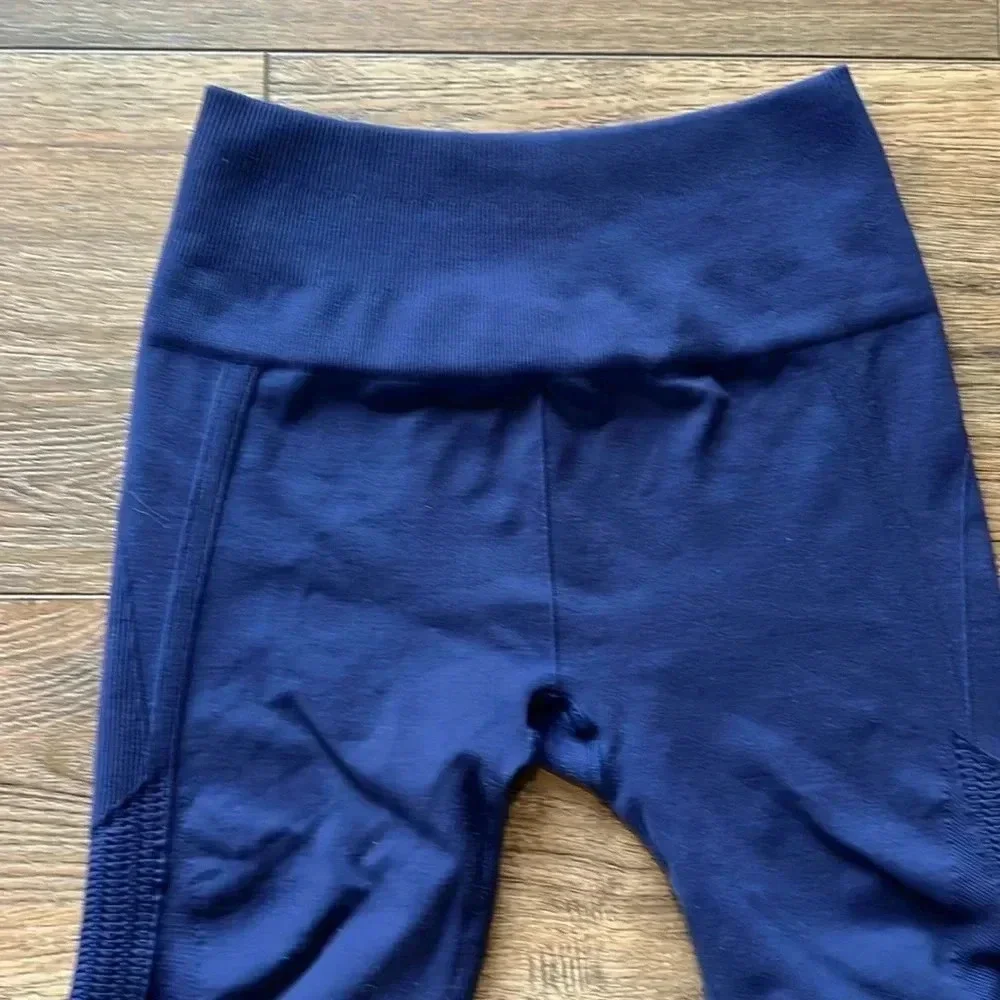 Lululemon Ebb and Flow Seamless Crop Leggings Blue Size 6